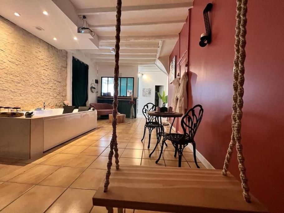 Suite Romance - Jacuzzi Moret-sur-Loing Eksteriør billede